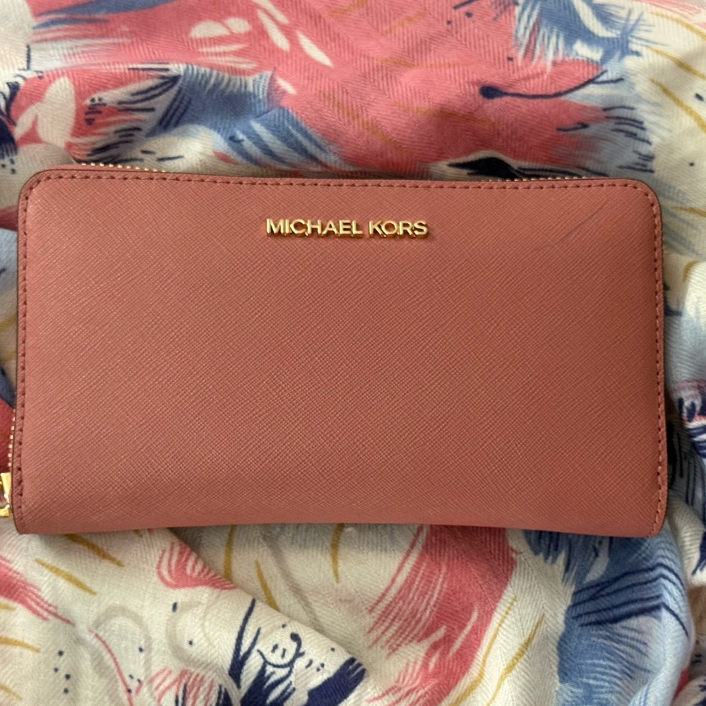 Michael Kors Rose Wallet